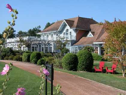 Colonial Style and Elegance